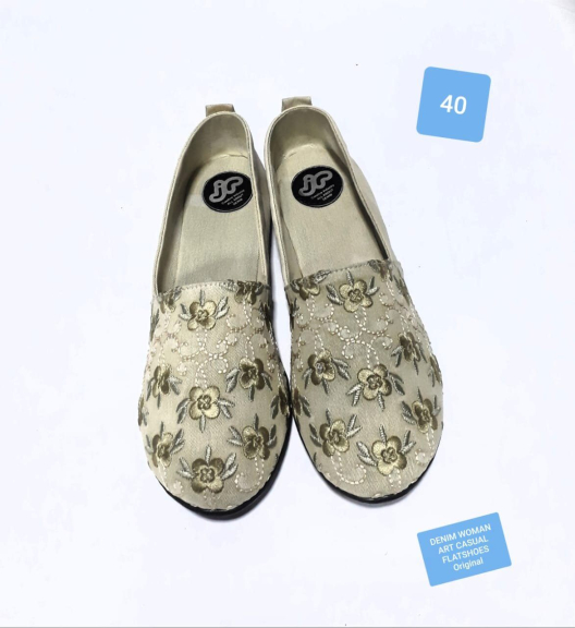 Sepatu jeans unik kreatif