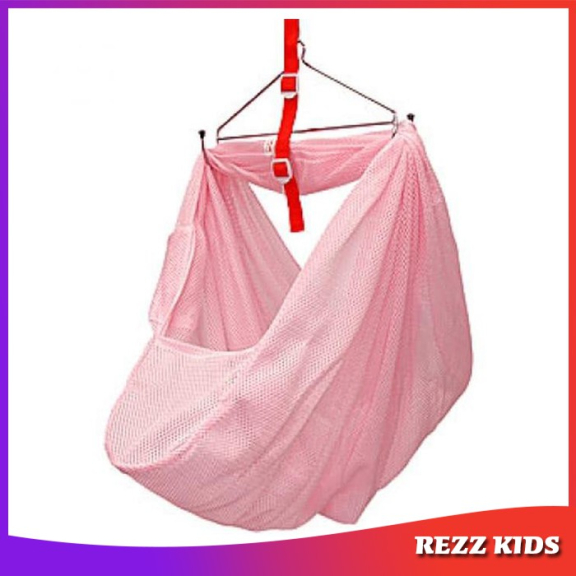 Baju, sepatu, celana, kaus kaki dan gendongan bayi