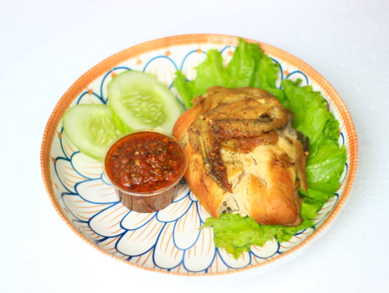 Ayam geprek happy fun