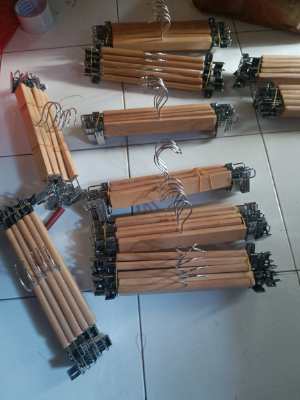 Hanger kayu jepitan dewasa