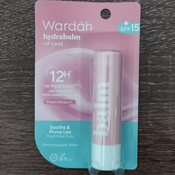 Pelembap Bibir Peach Blossom Wardah Hydrabalm Lip Care 4 g