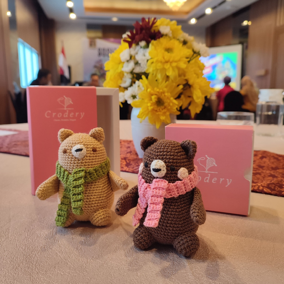 Boneka rajut karakter premium