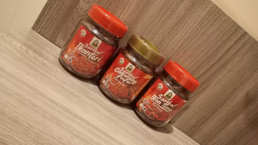 sambal roa,cakalang,teri,tuna dan cumi