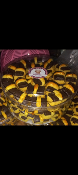 Kue kering nastar, chocochip,sagu keju , putri salji, kastengel