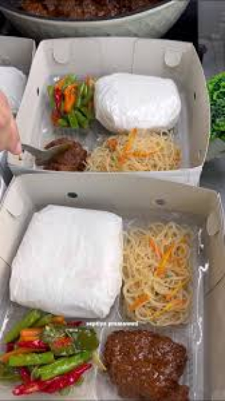 Nasi Box dan Baso Aci Isi