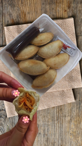 Kue putu ayu, kue sus, cireng, pizza