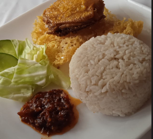 Nasi Ayam Kremes 