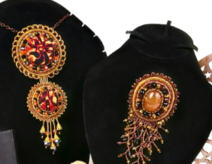 Bross Liontin
