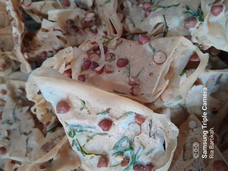 Peyek kacang lipat Ria Barokah 