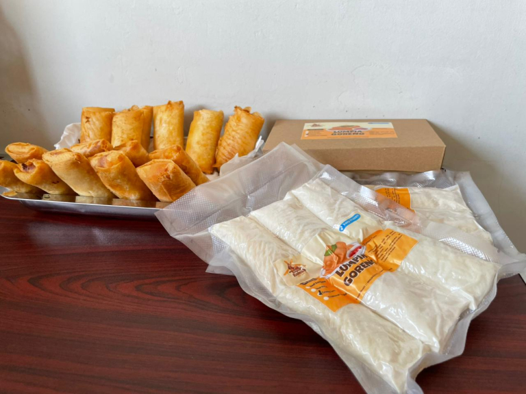 lumpia beef bolognese