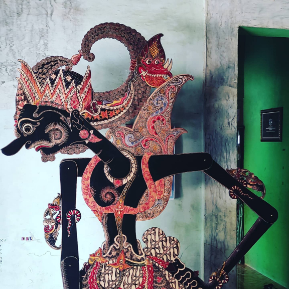 Wayang batik kayu