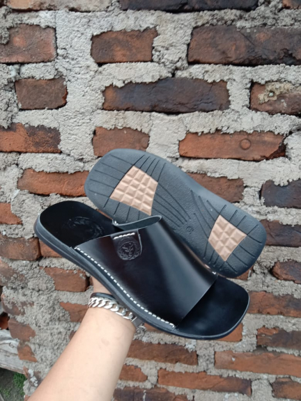 Sandal pria bahan kulit asli