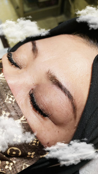 Eyelash extension