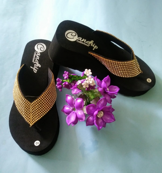 Sandal Spon Candrip Collection