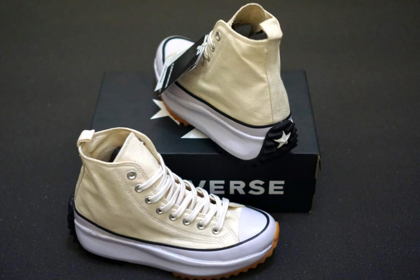 SEPATU SNEAKERS CEWEK