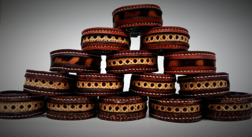 Sarung Korek & Gelang 