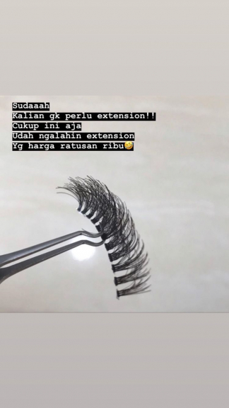 Fake eyelash by egha_aura