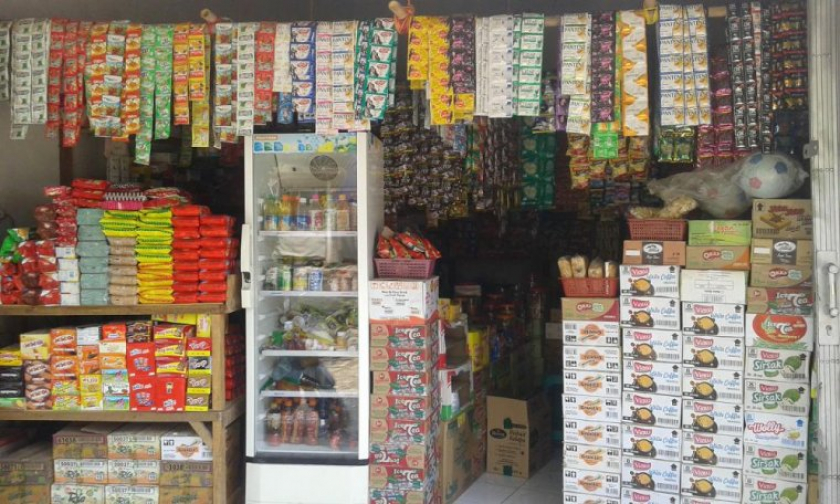 Dagang Manisan Sumitri Ibunya Fathan