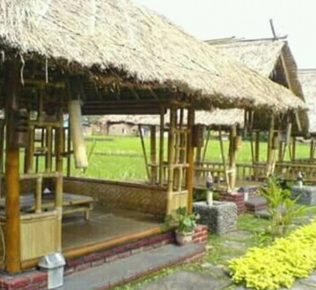 Saung Bambu