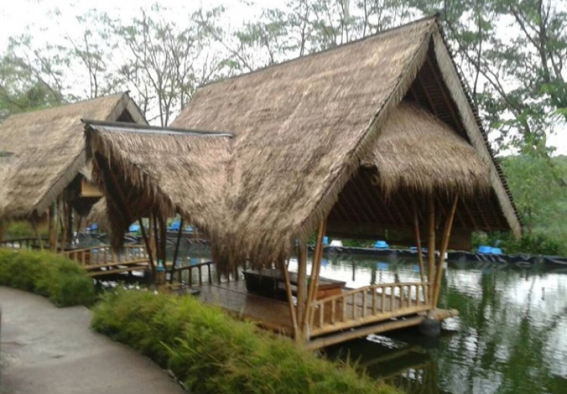 Saung Bambu