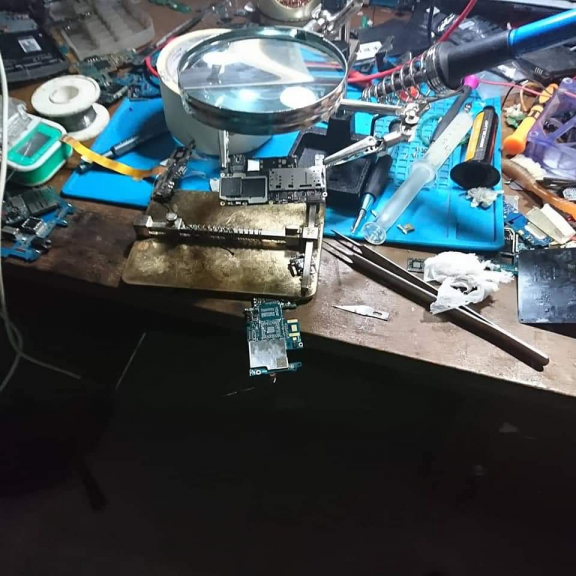 Jasa Servis Handphone Android, Iphone