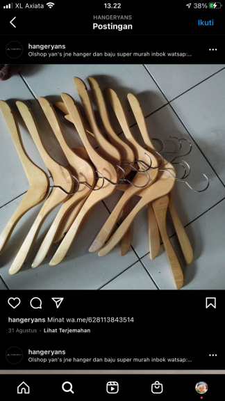 Hanger kayu