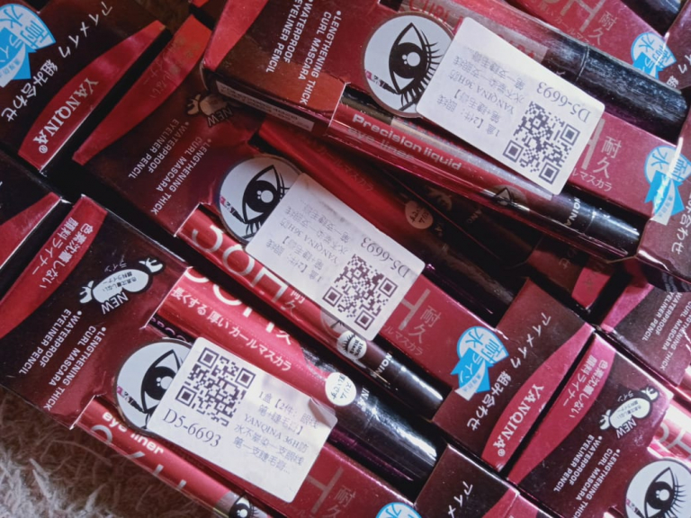 Baju, peralatan dapur