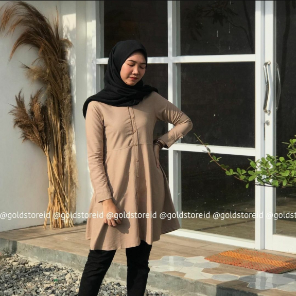 Kemeja dan blouse wanita