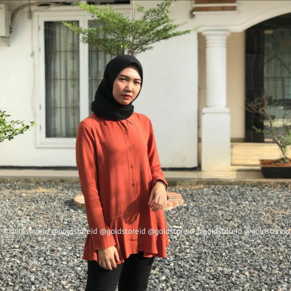 Kemeja dan blouse wanita