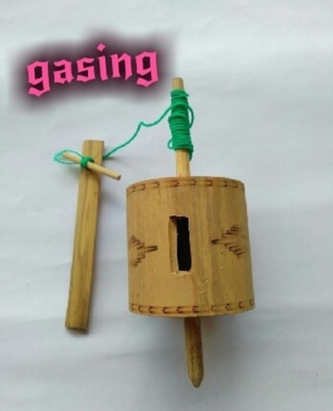 Kerajinan akar wangi dan bambu