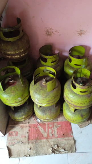 Gas, aqua, mawar laundry