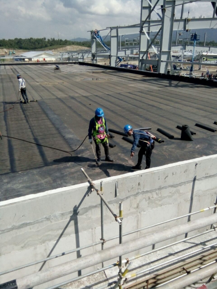 Pemasangan waterproofing membrane