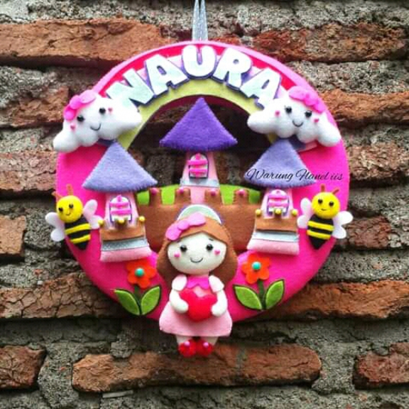 Gantungan pintu Flanel