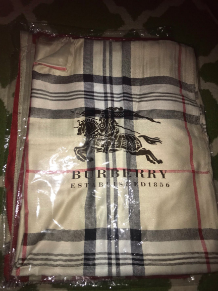 Kerudung segi empat dan pashmina