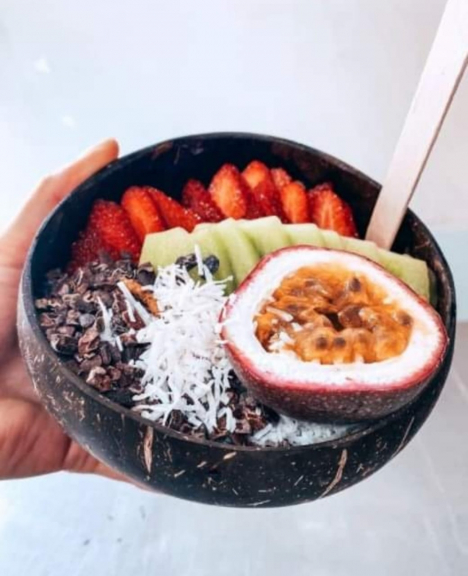 Magkok batok kelapa dan sendok kayu kelapa