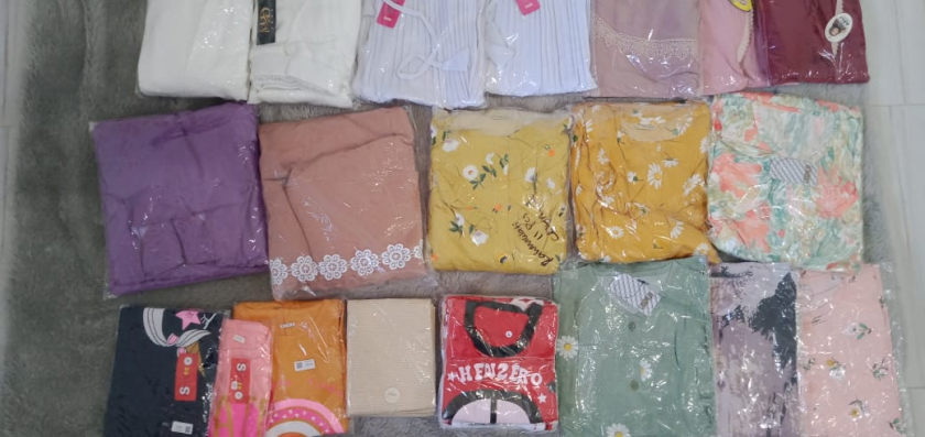 Pakaian anak seperti sepatu tas,baju, mainan dan lainnya