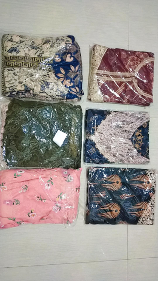 Pakaian anak seperti sepatu tas,baju, mainan dan lainnya