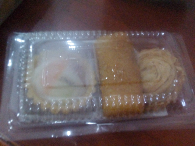 Kue basah, snack box dan nasi kotak