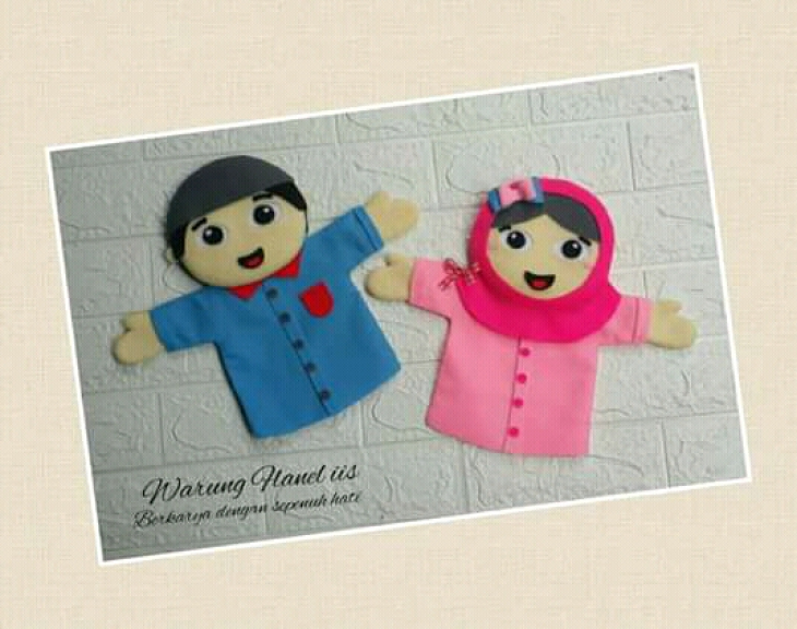 Boneka tangan seri Muslim