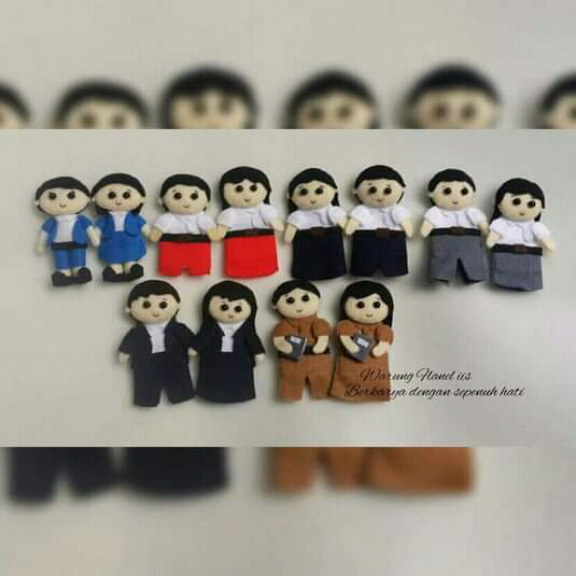 Boneka jari anak sekolah