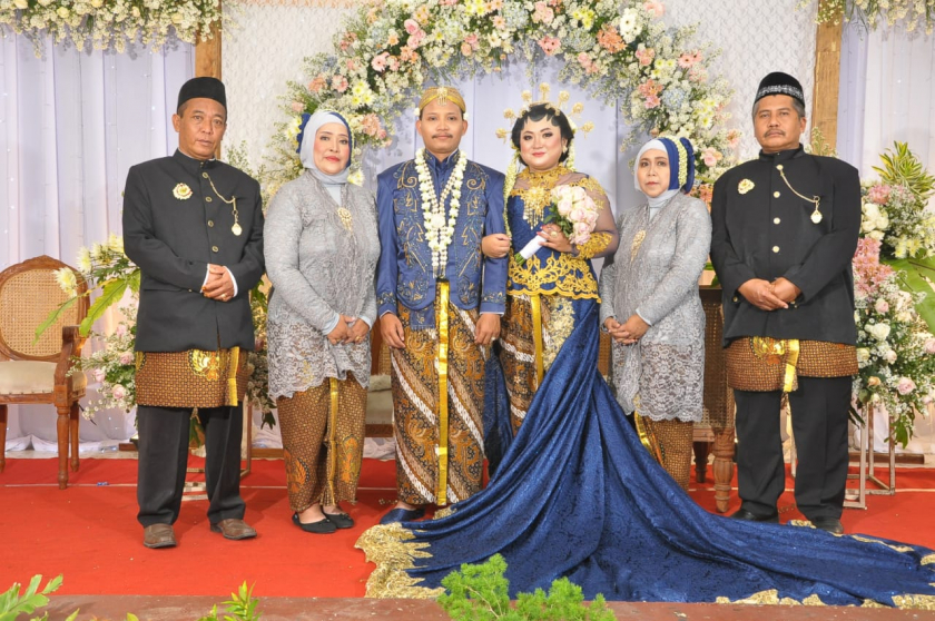 Rias Pengantin "Dianas Wedding"