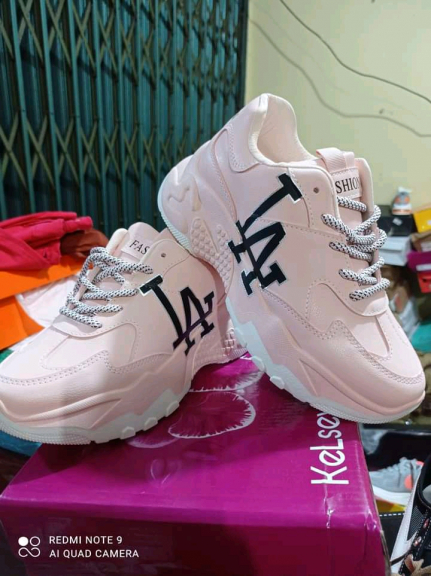 Sepatu import vietnam