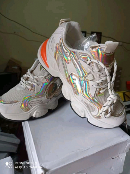 Sepatu import vietnam