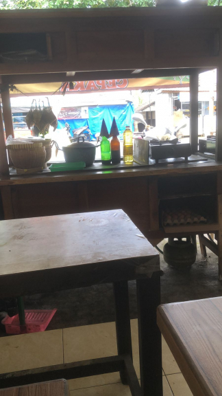 Tipat Tahu Telur Cepaka