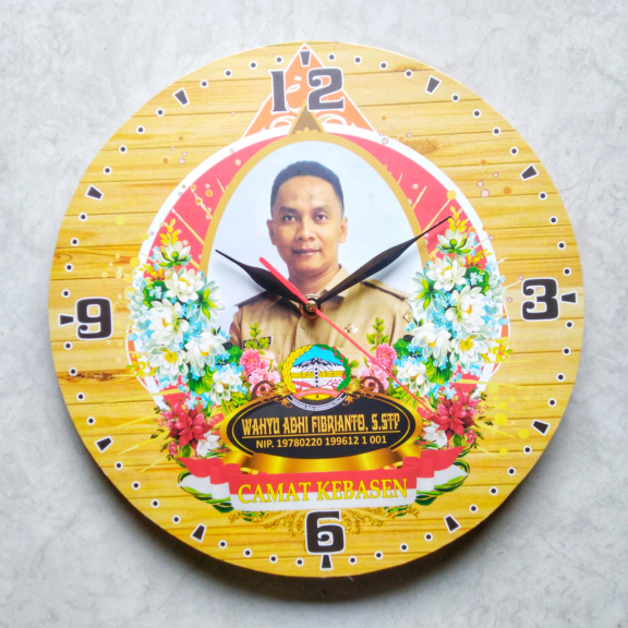 Jam custom kayu MDF