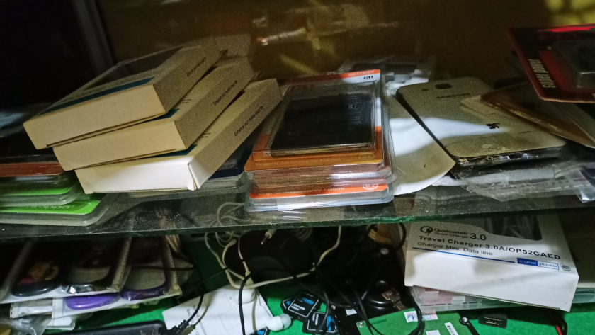 Aksesoris dan sperpart handphone