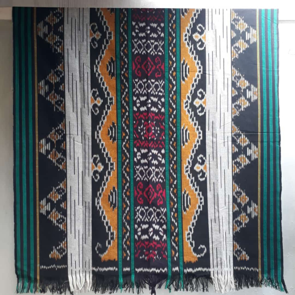 Kain Tenun Ikat Lungsi Berbagai Motif
