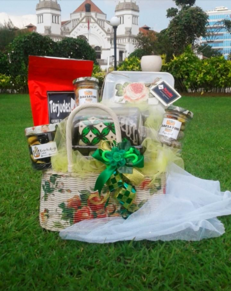 Terjudes Telur asin Juara Pedas