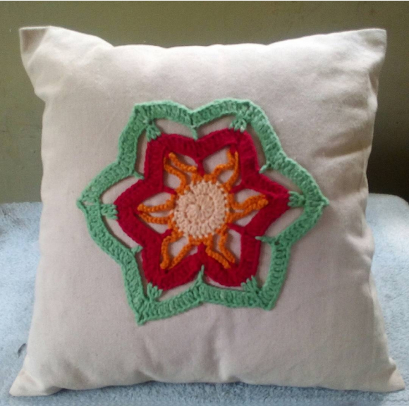 Sarung bantal patchwork 