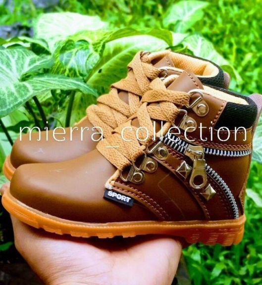 Sepatu boot anak anak